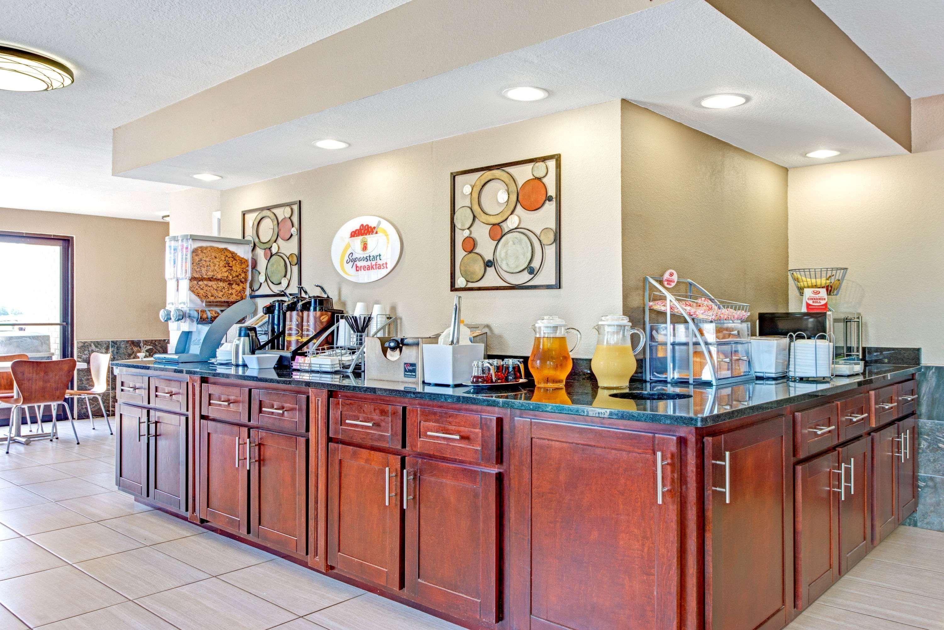 Super 8 By Wyndham Lakeland Экстерьер фото
